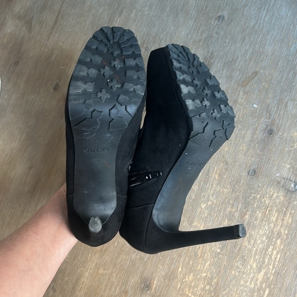 GUESS Indraz 2 Black Suede Shootie Bootie Heel Ankle Stiletto Size 8.5 - Picture 3 of 14